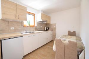 Apartments and rooms Kravanja