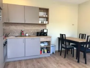 die Senfbude - wunderschöne Apartments für 4 Personen mit Terrasse & Stellplatz - Baalsdorf