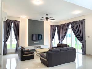 Spacious 6BR Villa with Seaview by Zervin