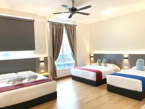Spacious 6BR Villa with Seaview by Zervin