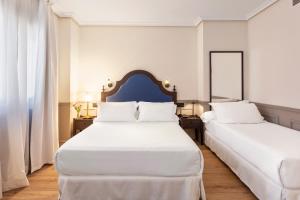 Triple Room (2 Adults + 1 Child) room in H10 Corregidor Boutique Hotel