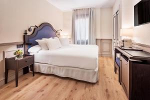 Twin Room with Patio View room in H10 Corregidor Boutique Hotel