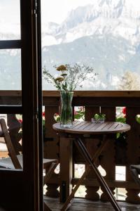 Hotels Hotel Les Roches Fleuries : Chambre Double de Luxe - Vue sur Mont-Blanc