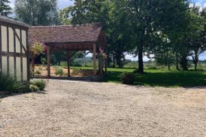 Maisons de vacances Le Bas Chesnay Gite Domfront en Poiraie : photos des chambres