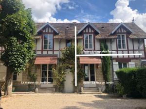 Maisons d'hotes Chateau du Prieure d'Evecquemont - Boucles de Seine : Appartement avec Douche