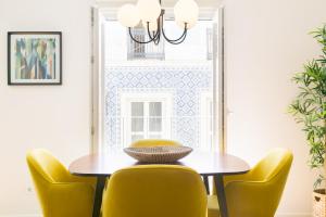 JP40 - Secret 2 bedrs spot in the heart of the antiques!