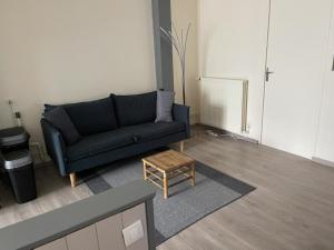 Sejours chez l'habitant Chambre simple avec WiFi chatellerault : photos des chambres