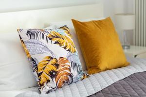 19 Dzielnica Apartamenty Warszawa by Noclegi Renters