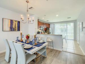 Stylish Vista Cay Townhome Near Conv. Ctr I-Dr.