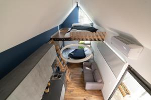 Alojamiento en tiny house en el Poblado MDE A106 By Roots Rentals