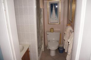 463 Beacon Street Guest House image 12