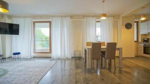 Coroni Seasons Apart