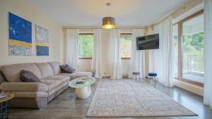 Coroni Seasons Apart