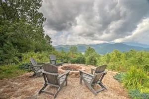 Family Retreat Cabin with Summit, Lake Views, Deck! - Aquone