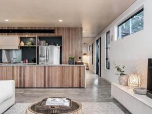 Tallowood - luxury beach house with pool & studio