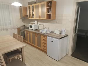 Zoli Apartmanok-Balcony Kölcsey 32
