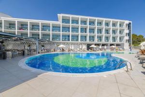 River Rock Hotel