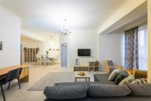 hotelise I The-Nightingale Apartment