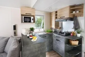 Mobile home 3 chambres 2 salles de bains dans camping 4 étoiles aux charmettes MH k168 - 莱马特