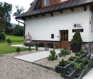 Folk Home