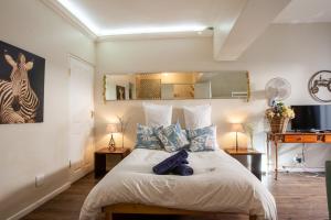 Bedrock Strand Family 4 Sleeper with Private Bathroom