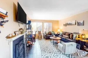 11529 Snowpeak Way #619 - Donner Pines Tract