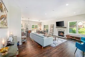 Friendly Farms - Three Oaks