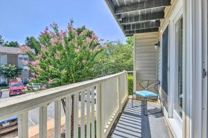 Inviting Charlotte Getaway - Half Mile to UNC!