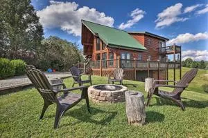 Piney Creek Mountain-View Cabin with Wraparound Deck - Crumpler