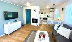 Cozy renovated house with a lot of parking space. - Karungi