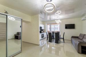 Lux 3-bedroom apartment in Most City area