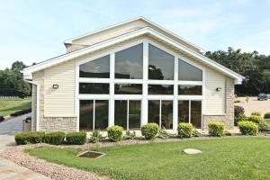 Crown Pointe Lodge; BW Signature Collection