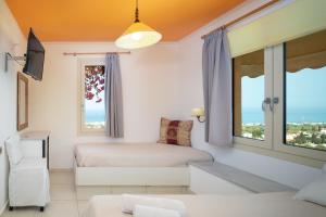 Spacious Room in Creta for 3 people, with Ac, Swimming Pool and Nature