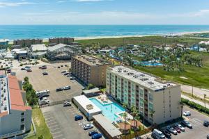 Charming 1 Bedroom, 3 Minute Walk To The Beach Condo