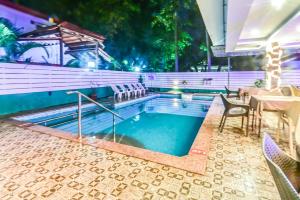 De Falcon Goa Beach Resort