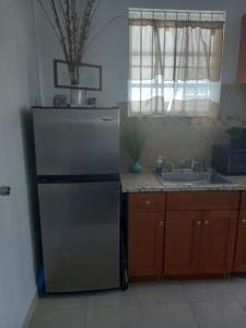 A Taste of Paradise - Vacation Rentals close to US Embassy & Restaurants
