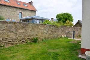 Maisons de vacances Maison de 2 chambres avec piscine partagee et terrasse amenagee a Clohars Carnoet : photos des chambres