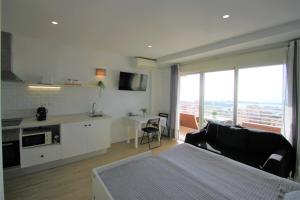 Estudio CasaTuris en planta 18 en pleno centro de Alicante A106