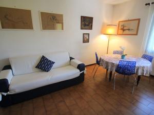 Apartment Lo Scoiattolo by Interhome