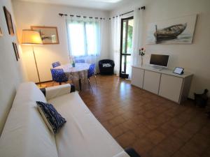 Apartment Lo Scoiattolo by Interhome