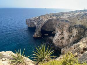 Sunshine Apartments Mellieha - modern three bedroom ground floor apartment with yard