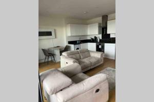 Luxury 1 Bedroom Apartment with Netflix & Parking