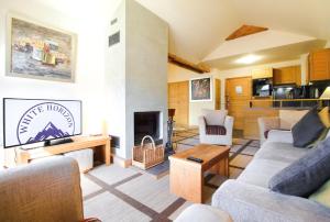 Exceptional 3 bed Penthouse with fireplace and stunning views