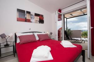 Villa Fides with private pool, garden and sea view 