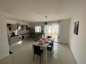 Sunshine Apartments Mellieha - modern three bedroom apartment - Apt No 1