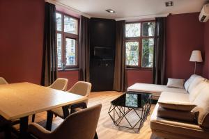 LuxRent Apartments