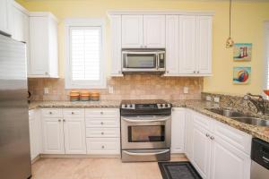30A Beach House - Sunny Daze by Panhandle Getaways