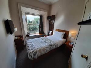 Single Room room in Adelphi Hotel