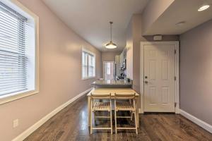 Boston Apartment Less Than 10 Mi to Top Universities