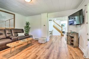 Blue Creek Hideaway in Hocking Hills